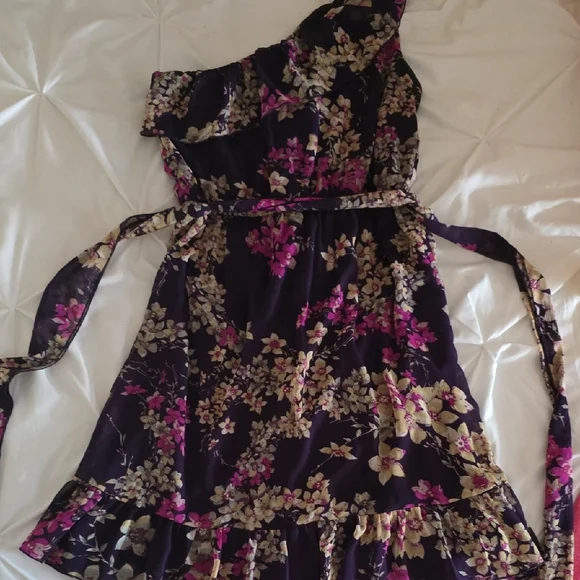 charlotte russe purple floral dress Charlotte Russe floral size 6 dress
